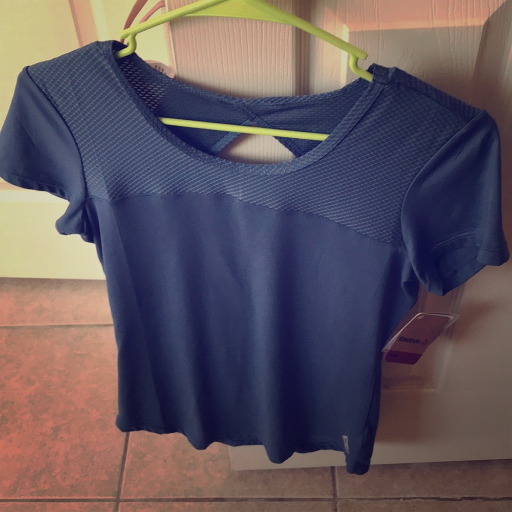 Women’s athletic top